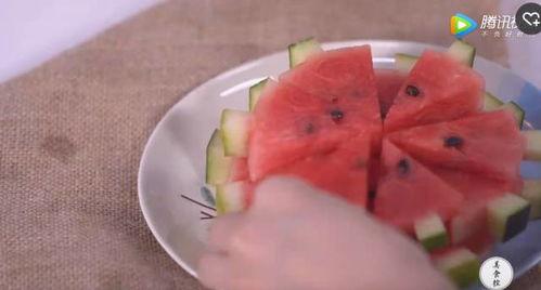 怎么吃瓜不脏手,保持双手洁净的实用技巧