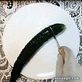 偷笑吃瓜表情包gif,网络时代的欢乐源泉